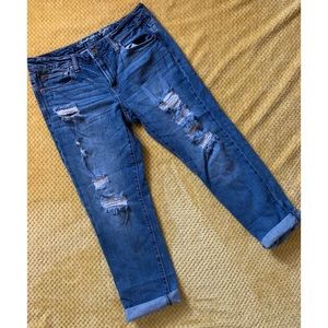 American Eagle Slouchy Ripped Jeans size 8